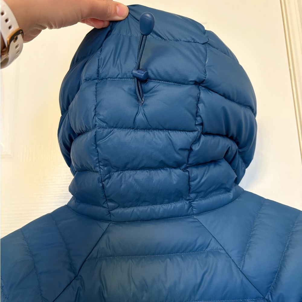 Patagonia Down Sweater Hoody Women’s M – 800-Fill Lightweight Down Jacket - Picture 3 of 8